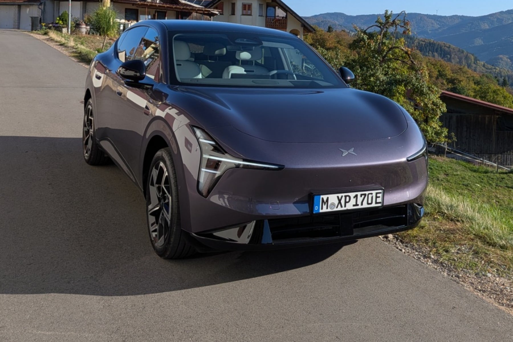 Xpeng L03 elektrikli otomobil Avrupa yolunda test sürüşü