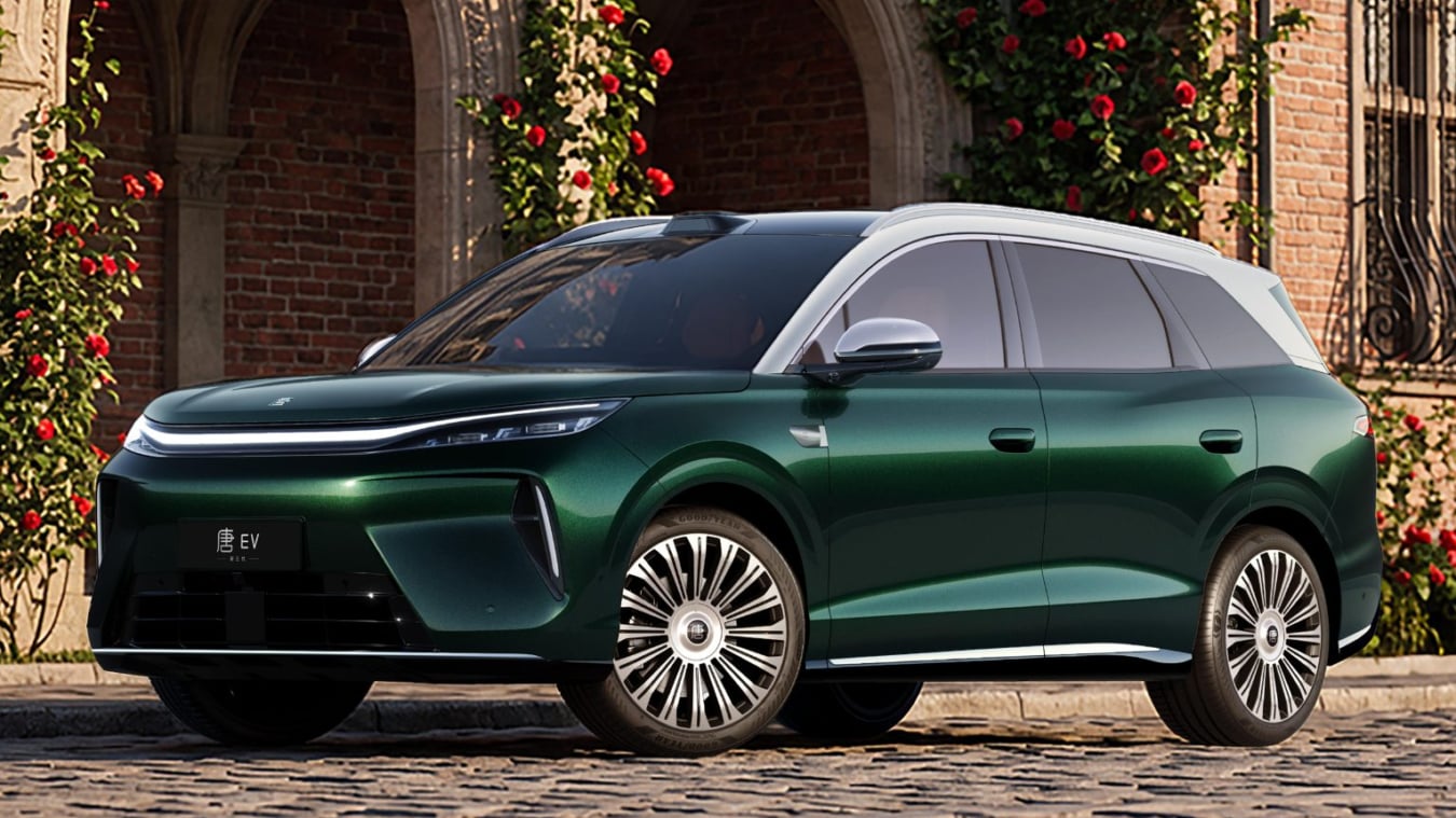 BYD Üçüncü Nesil Tang EV’nin İç Tasarımını Tanıttı: Star Ring Ekran ve Yeni Renk Seçenekleri