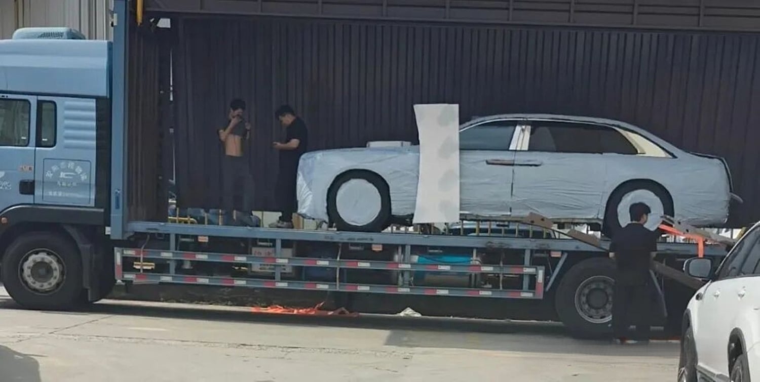 BYD Yangwang HU limuzininin nakliye sırasında görüntüsü