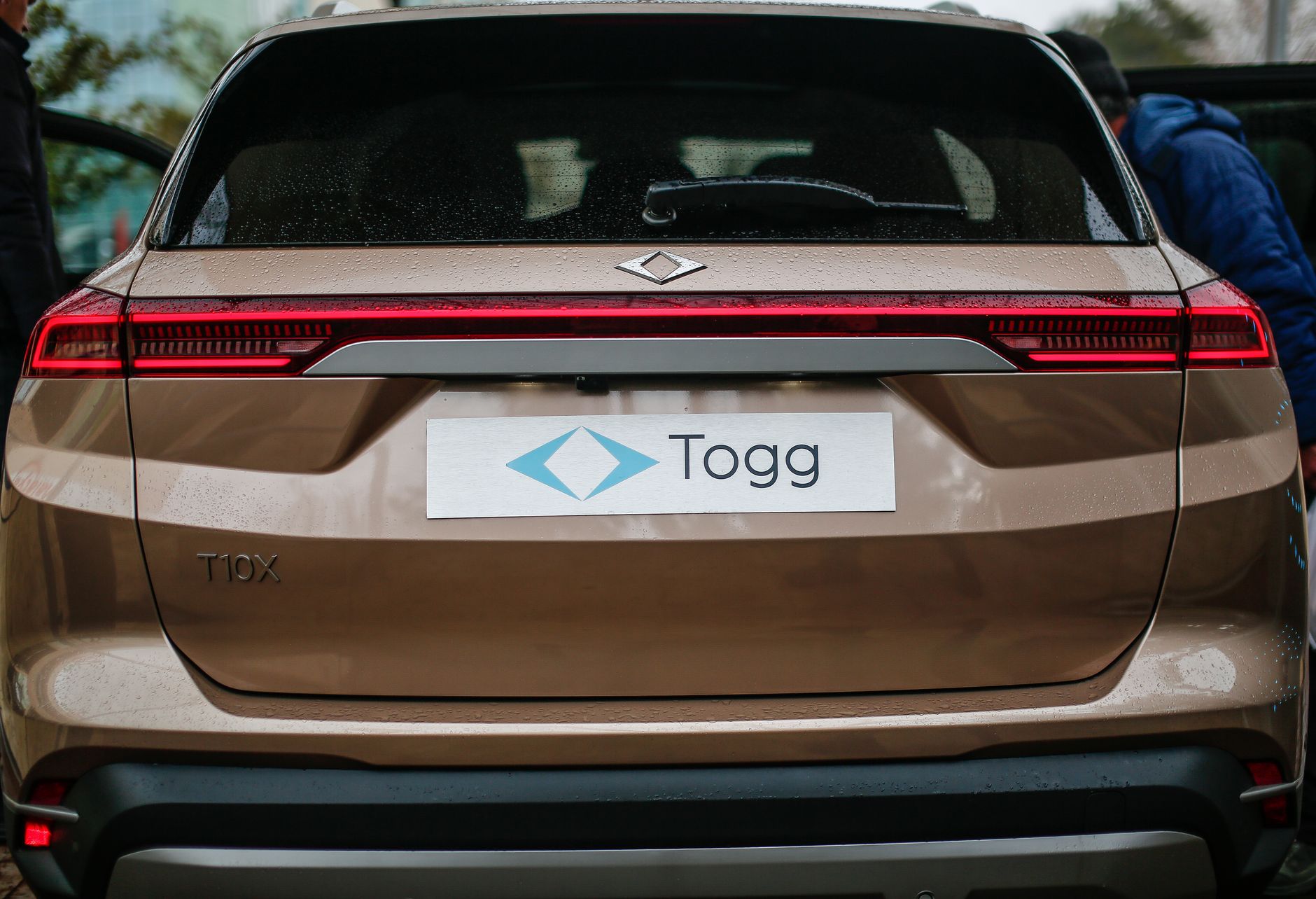 Togg T10X elektrikli SUV aracının yandan görünümü