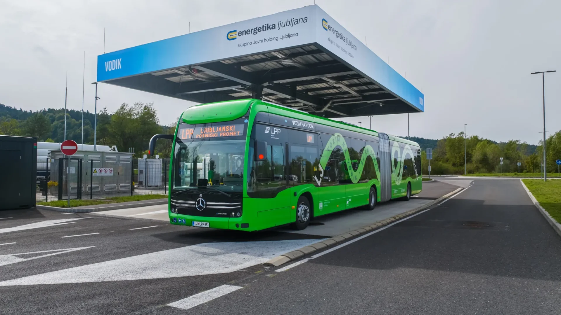 Ljubljana'da hizmete giren Mercedes eCitaro elektrikli otobüs