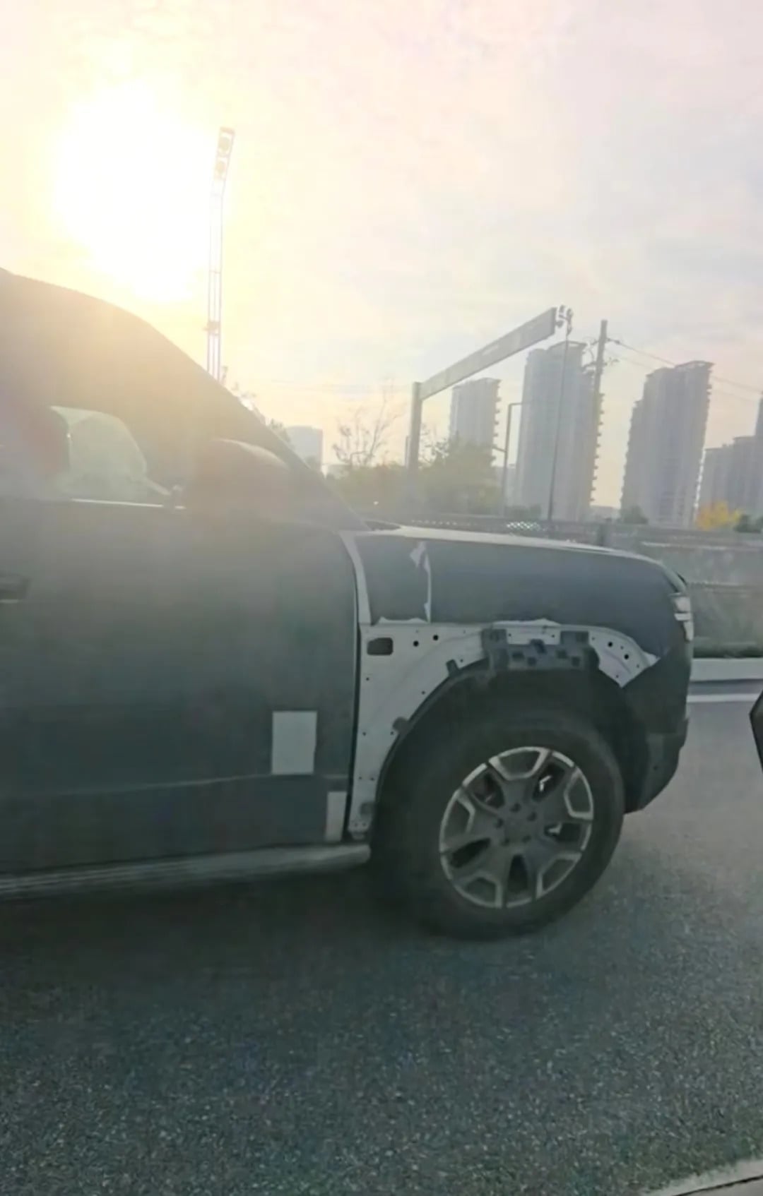 BYD Ti7 uzun dingil mesafeli versiyonu yolda test sürüşünde