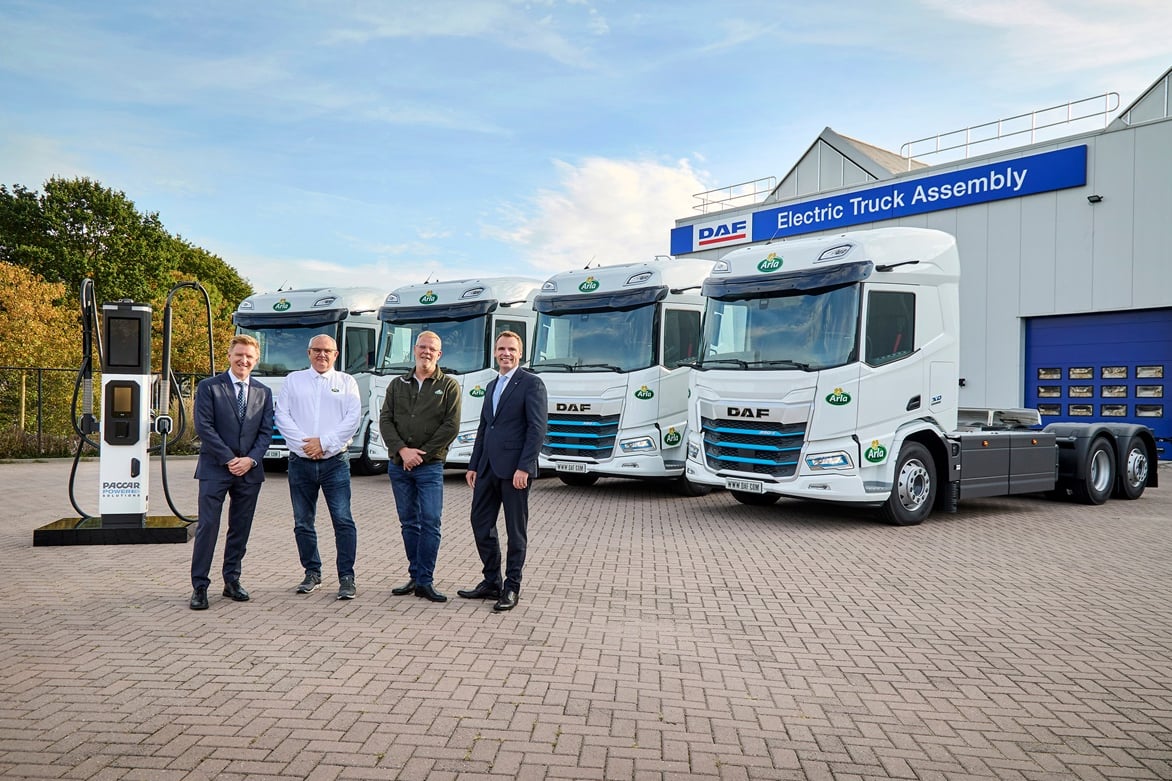 Arla Foods, Danimarka’daki Soğutulmuş Süt Dağıtımı İçin Dört Yeni DAF XD Electric Kamyon Teslim Aldı