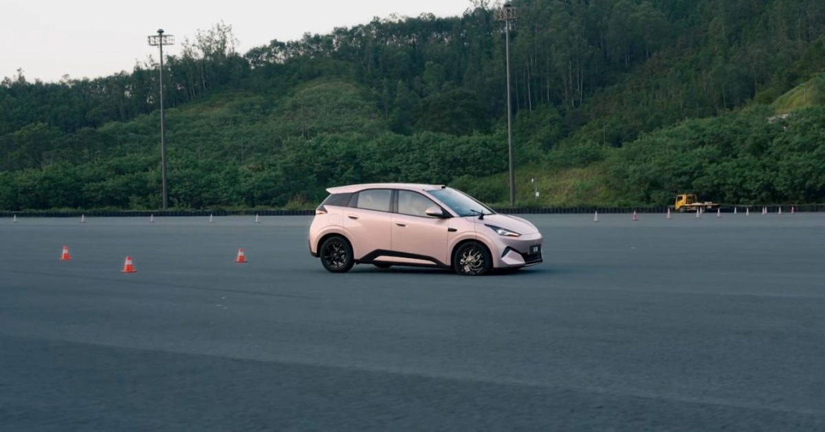 BYD Seagull ikinci nesil elektrikli otomobil yandan görünüm