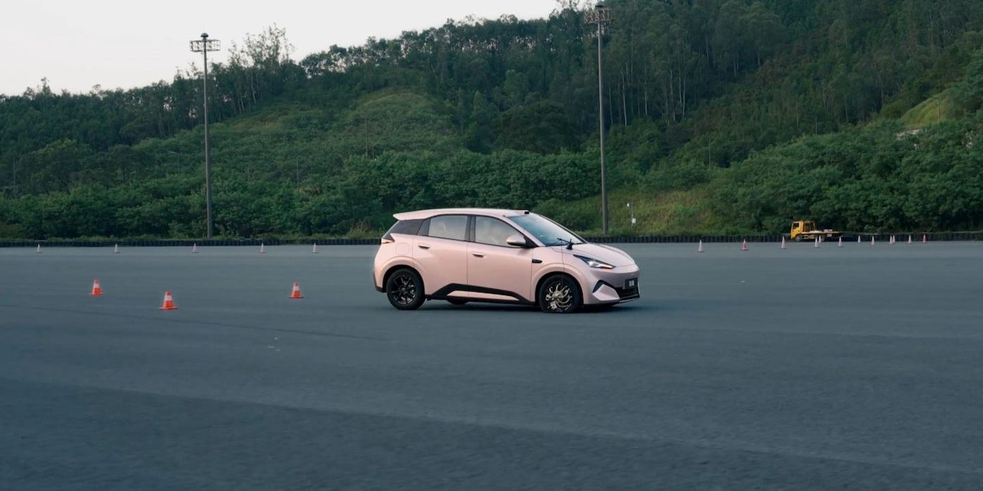 BYD Seagull ikinci nesil elektrikli otomobil yandan görünüm