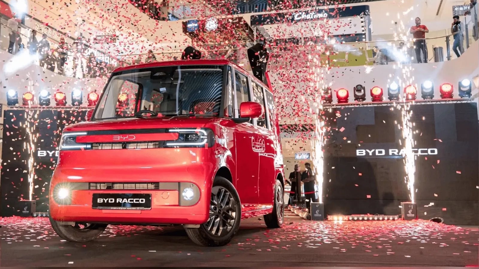 Sri Lanka'da satışa sunulan BYD Racco kei elektrikli otomobil